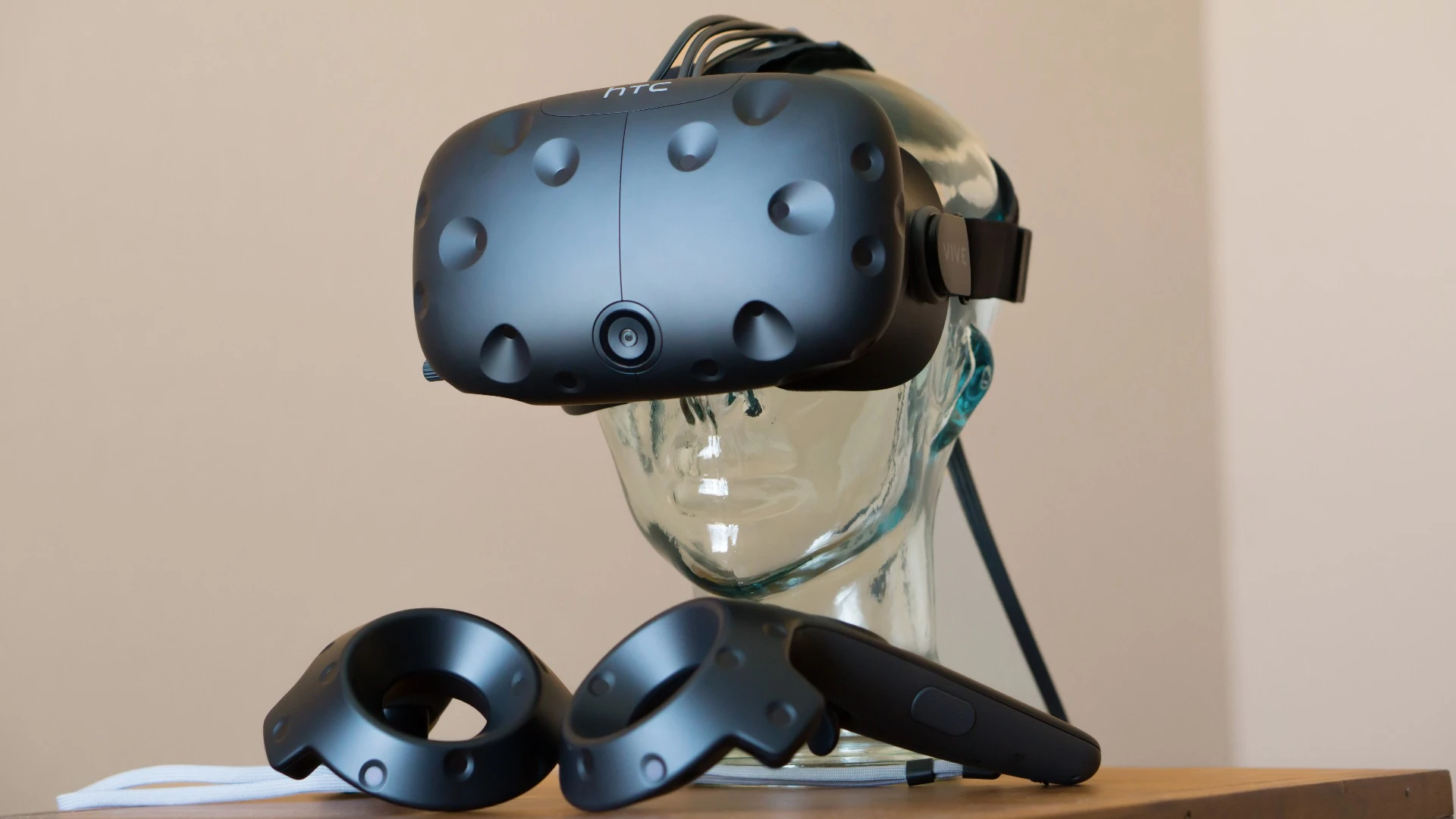 HTC Vive with bundled controllers