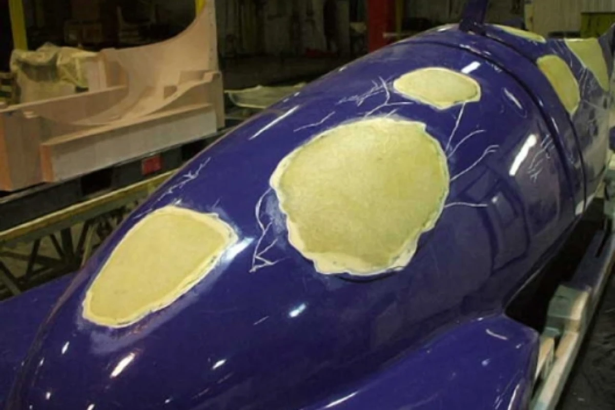 The RAF approached Lotus with the challenge to repair one of its competition sleds. The new and improved sled reached speeds of 135km/h, and finished third at the 2008 Inter-Services Ice Championships.