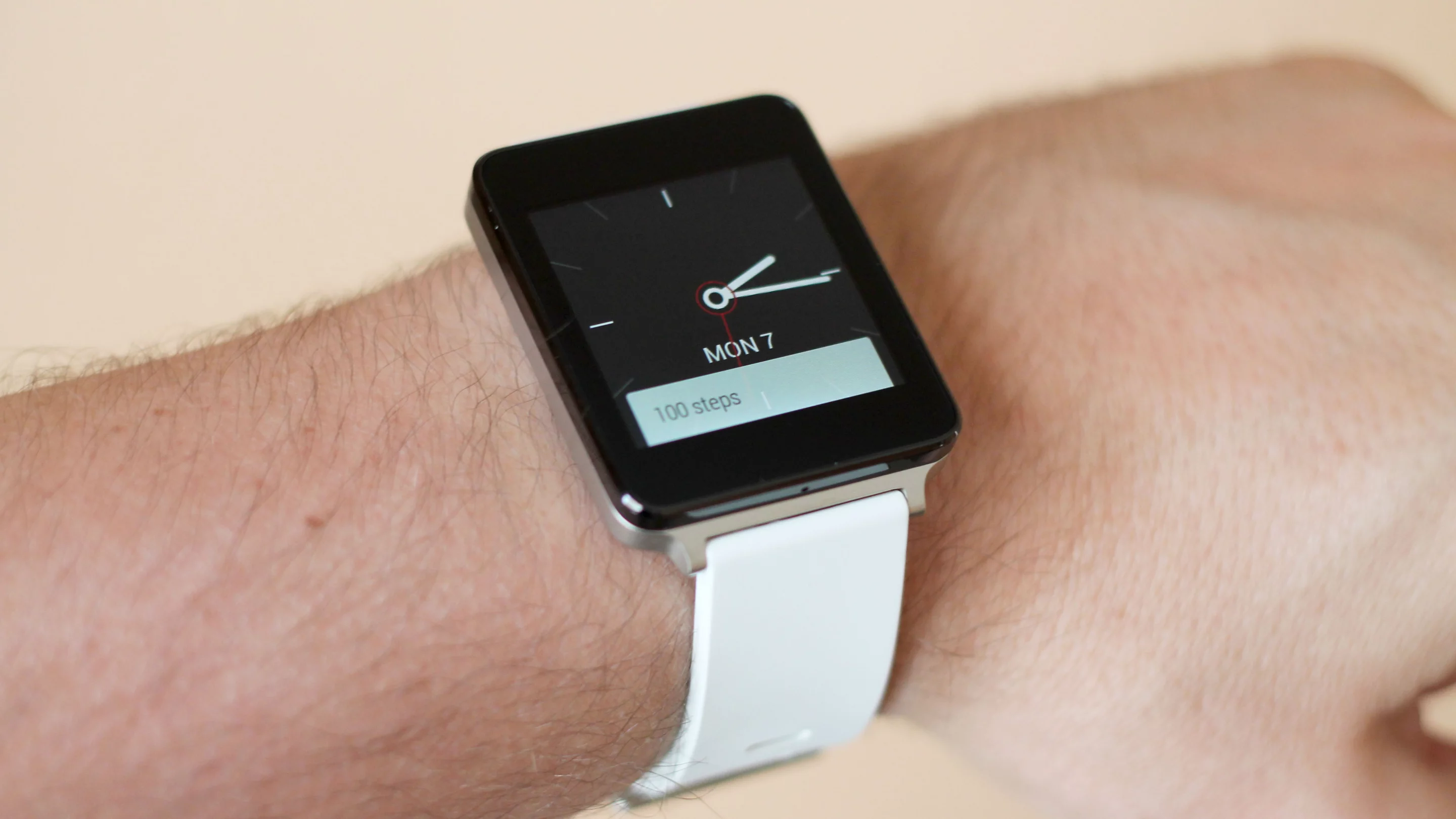 We prefer the standard selection of watch faces for the G Watch