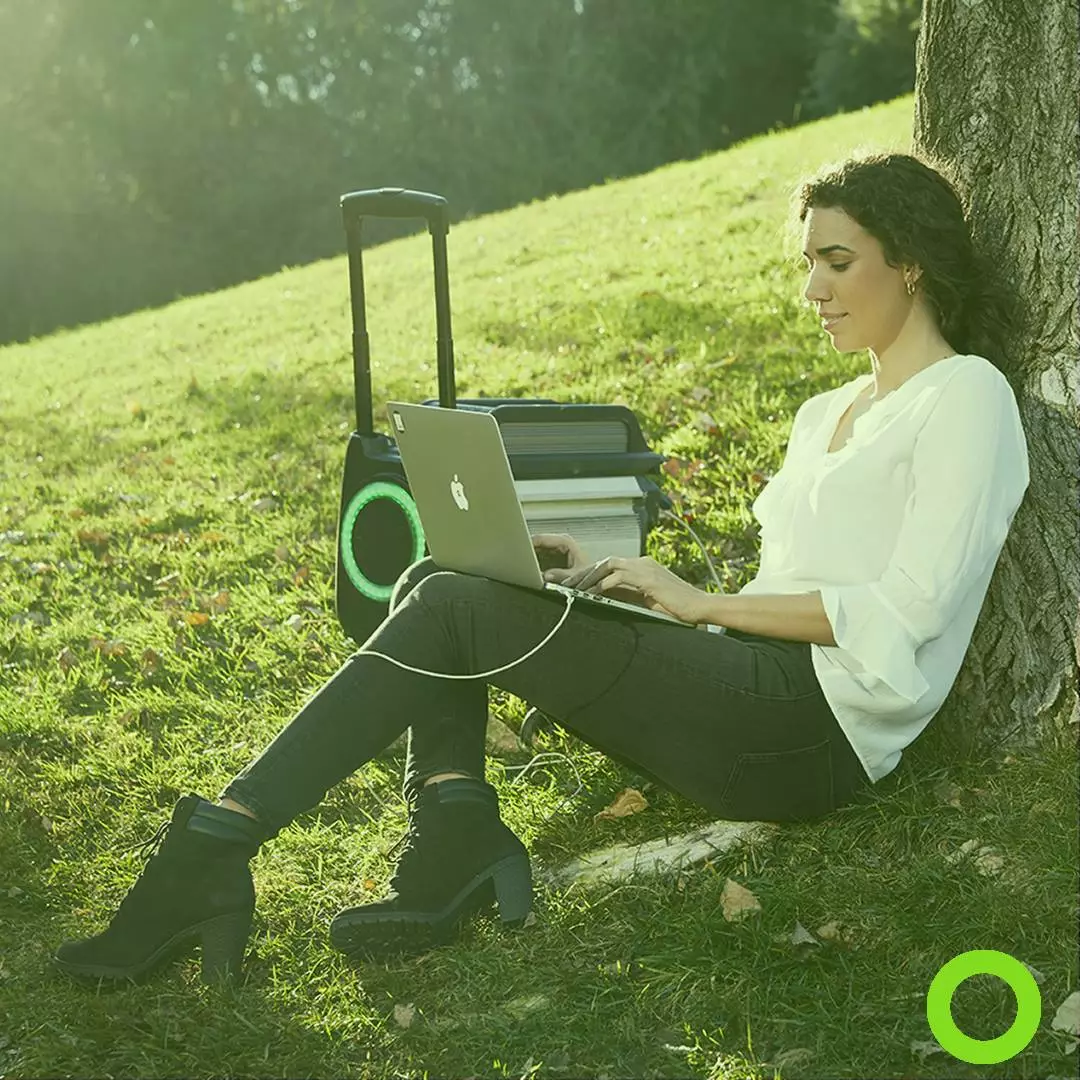 If you fancy a day out in the countryside, the S01's removable battery unit can help you work outdoors