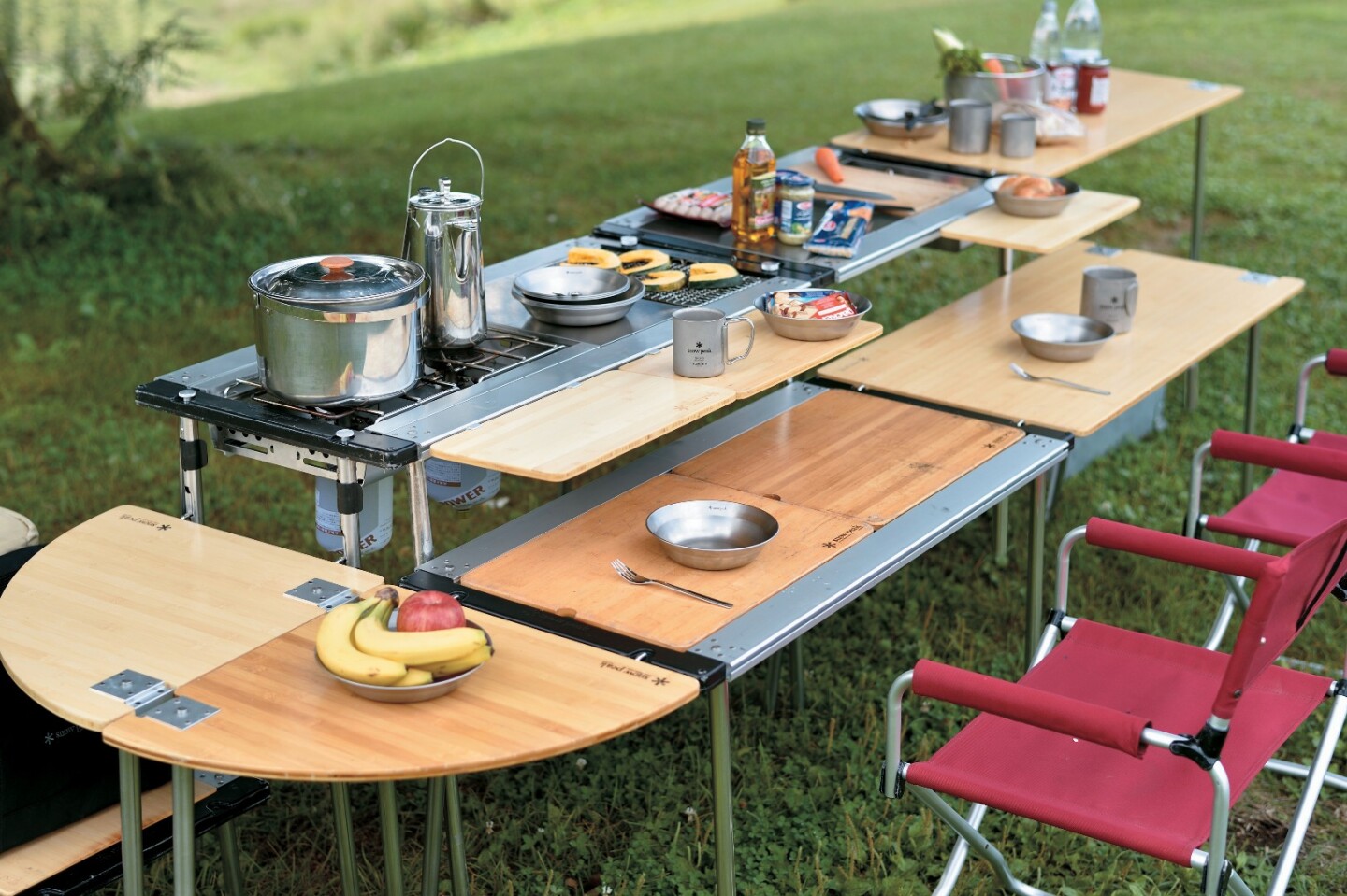 A large Snow Peak Iron Grill cooking/dining layout
