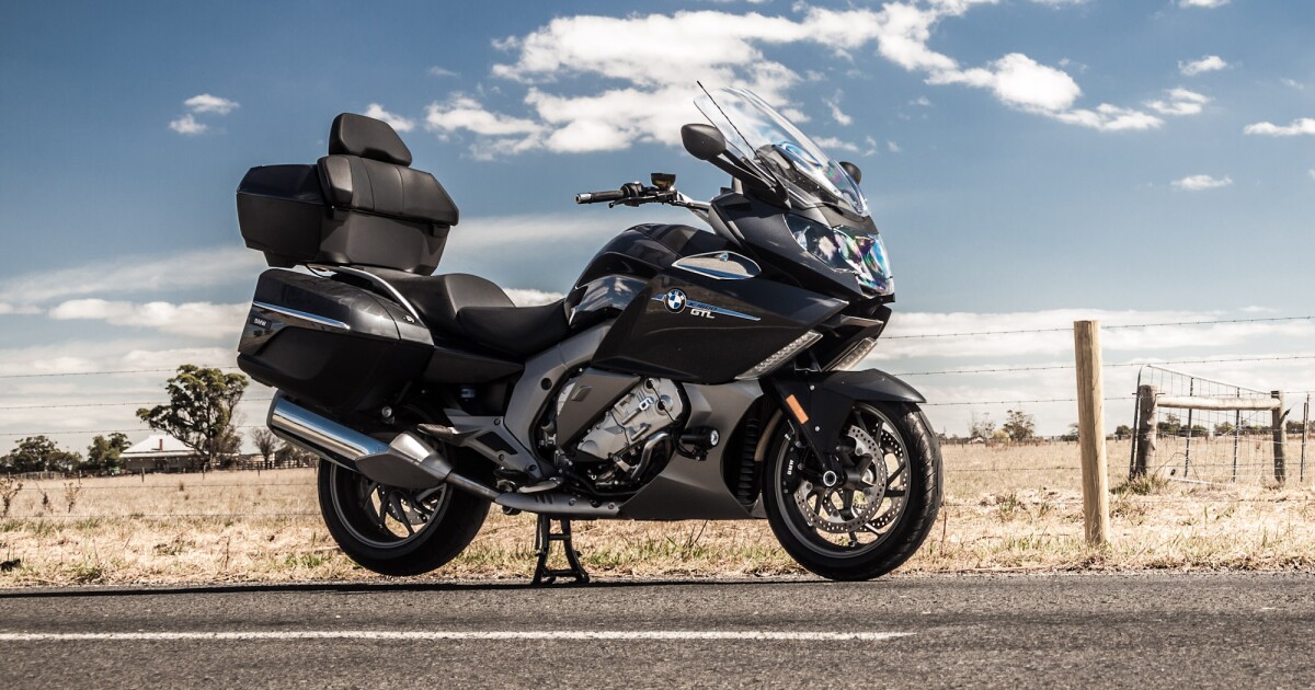 Review BMW's K1600GTL, featuring headlights that look around the corners