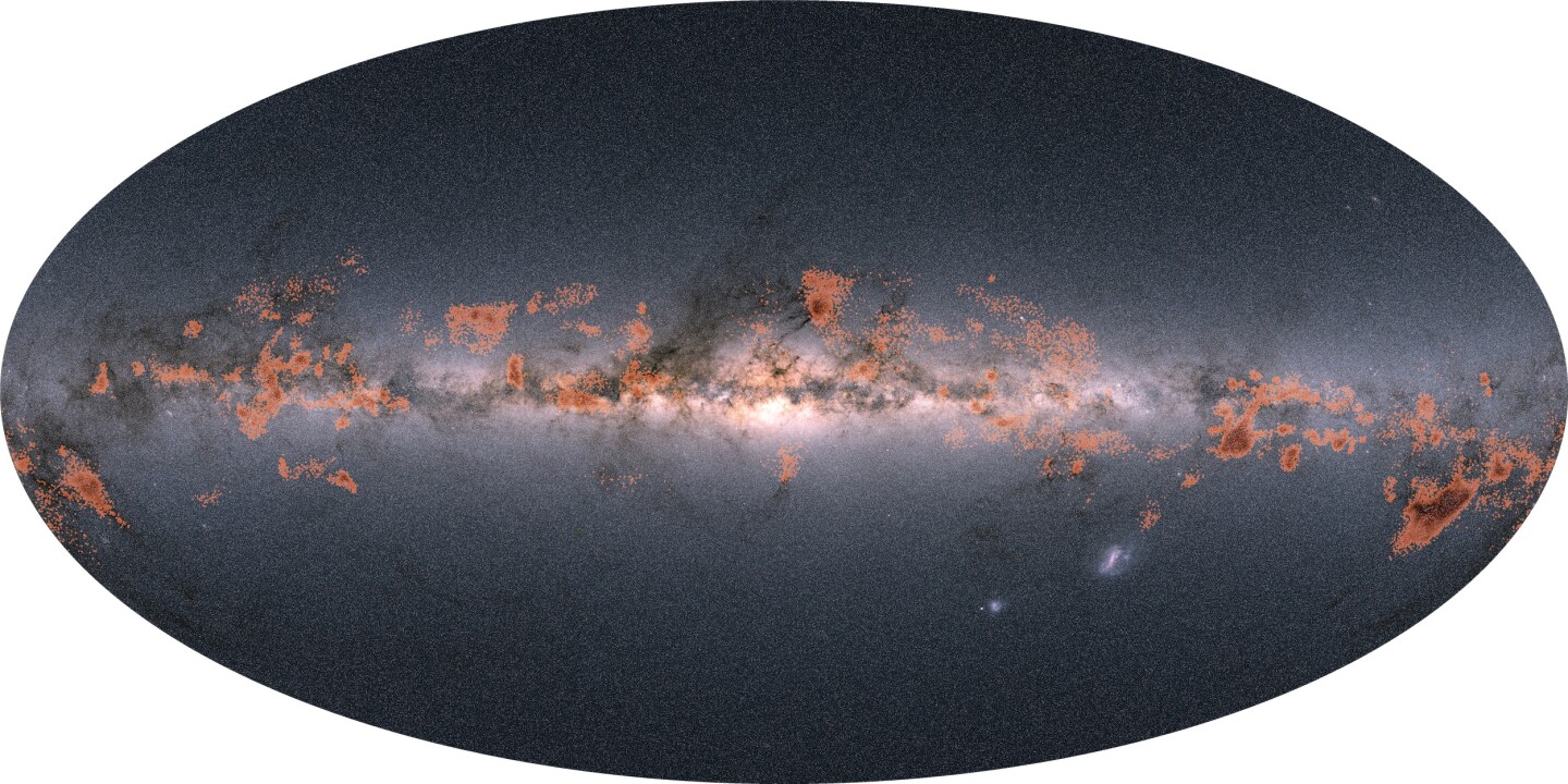 Gaia's original galaxy map, overlaid with the new data on family groups of stars (orange)