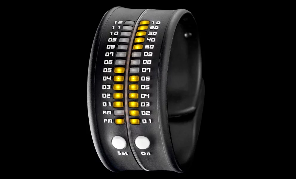 Ritmo Mundo's Reflex watch uses two columns of LEDs to indicate the time