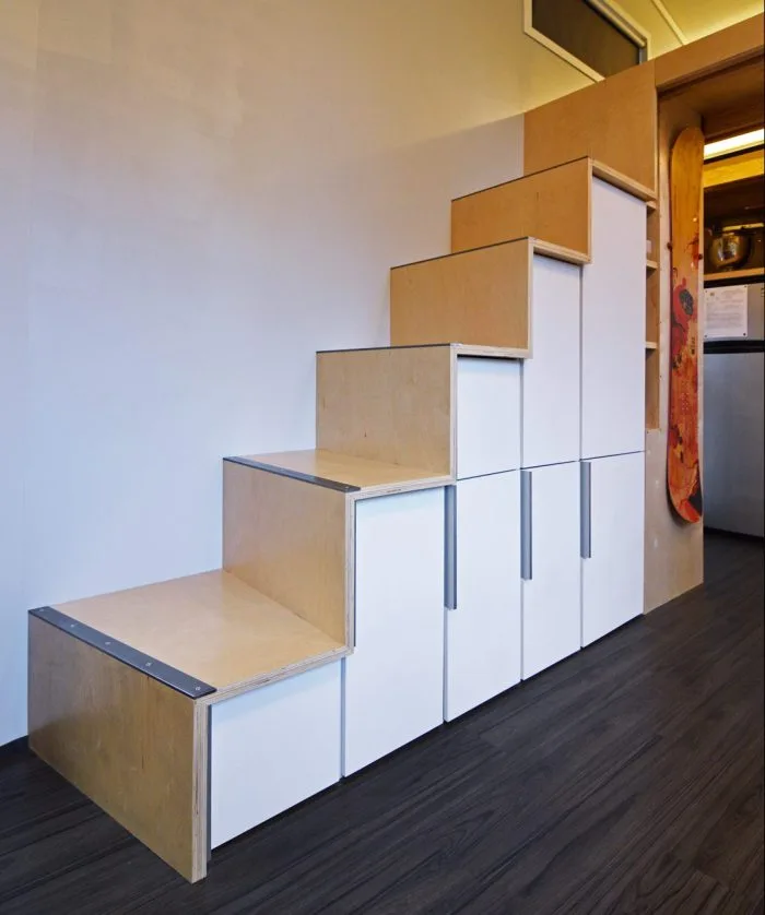 Storage-integrated staircase