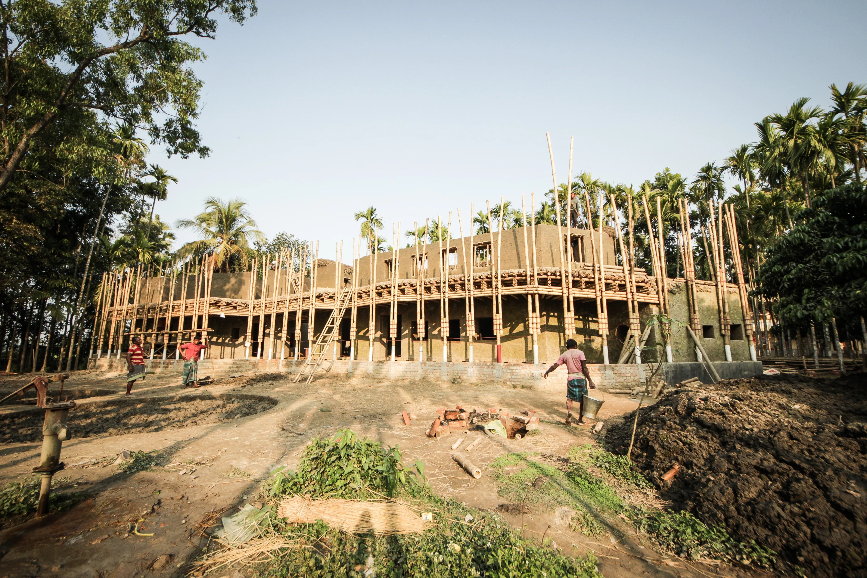 Anandaloy was primarily built using mud and bamboo by a team of locals, though also features a fired brick foundation and straw in the ceiling