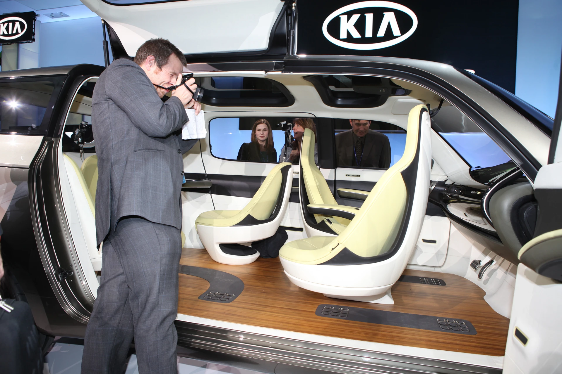 Kia KV7 Concept at the Detroit Auto Show