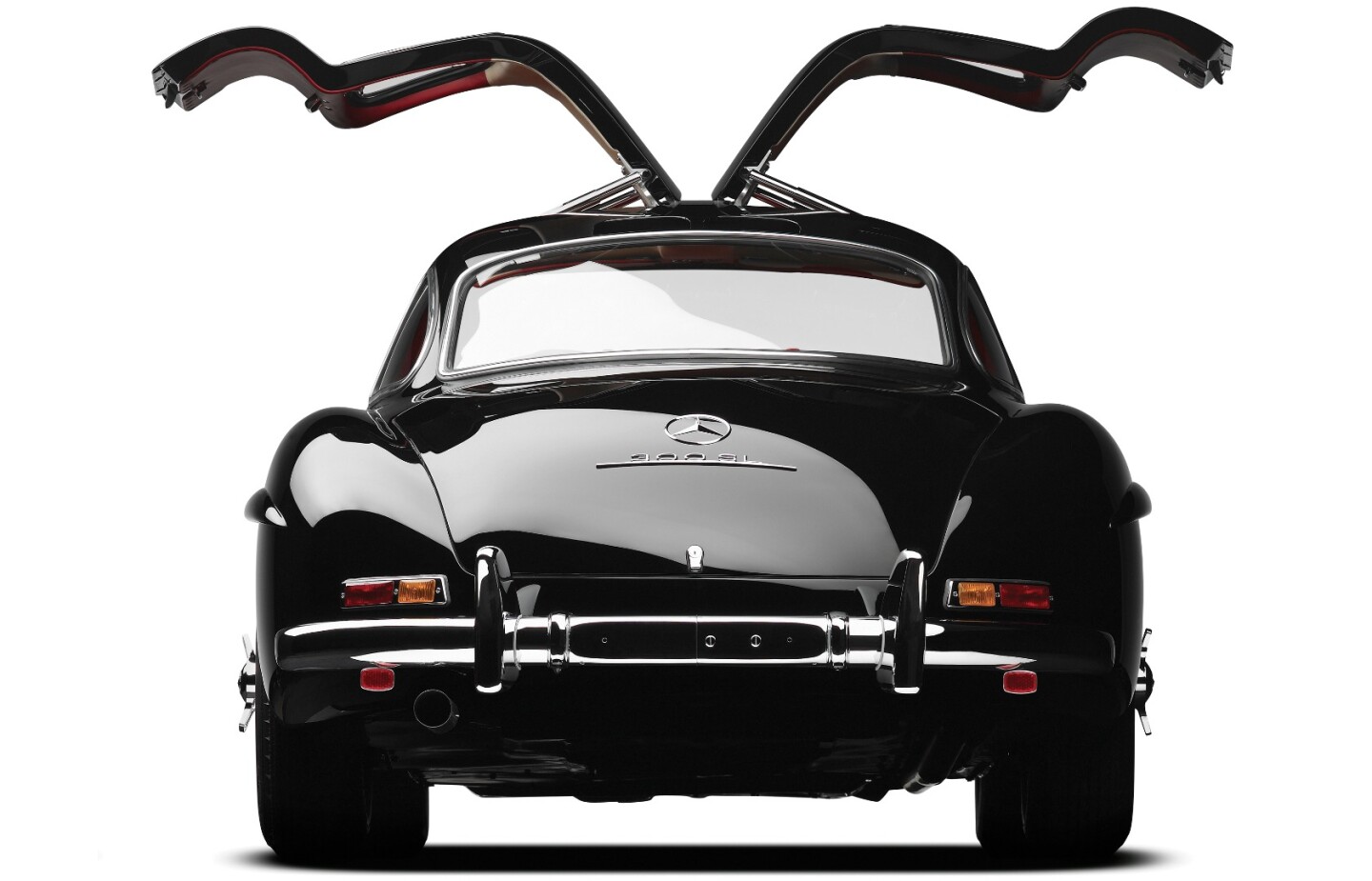 $1,485,000 | 1957 Mercedes-Benz 300 SL GullwingEstimate: $1,250,000 to $1,500,000Official Auction Description: RM-SothebysLot 239