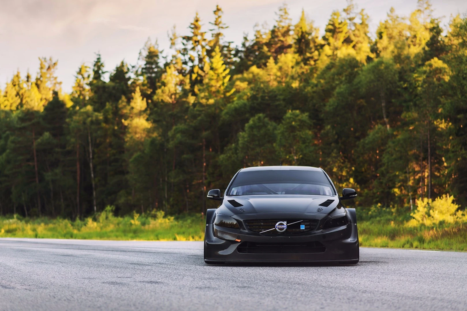 It might look similar to the S60 road car, but the Polestar is far more sinister