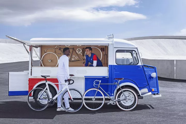 The classic Citroën Type H becomes a rolling bike shop