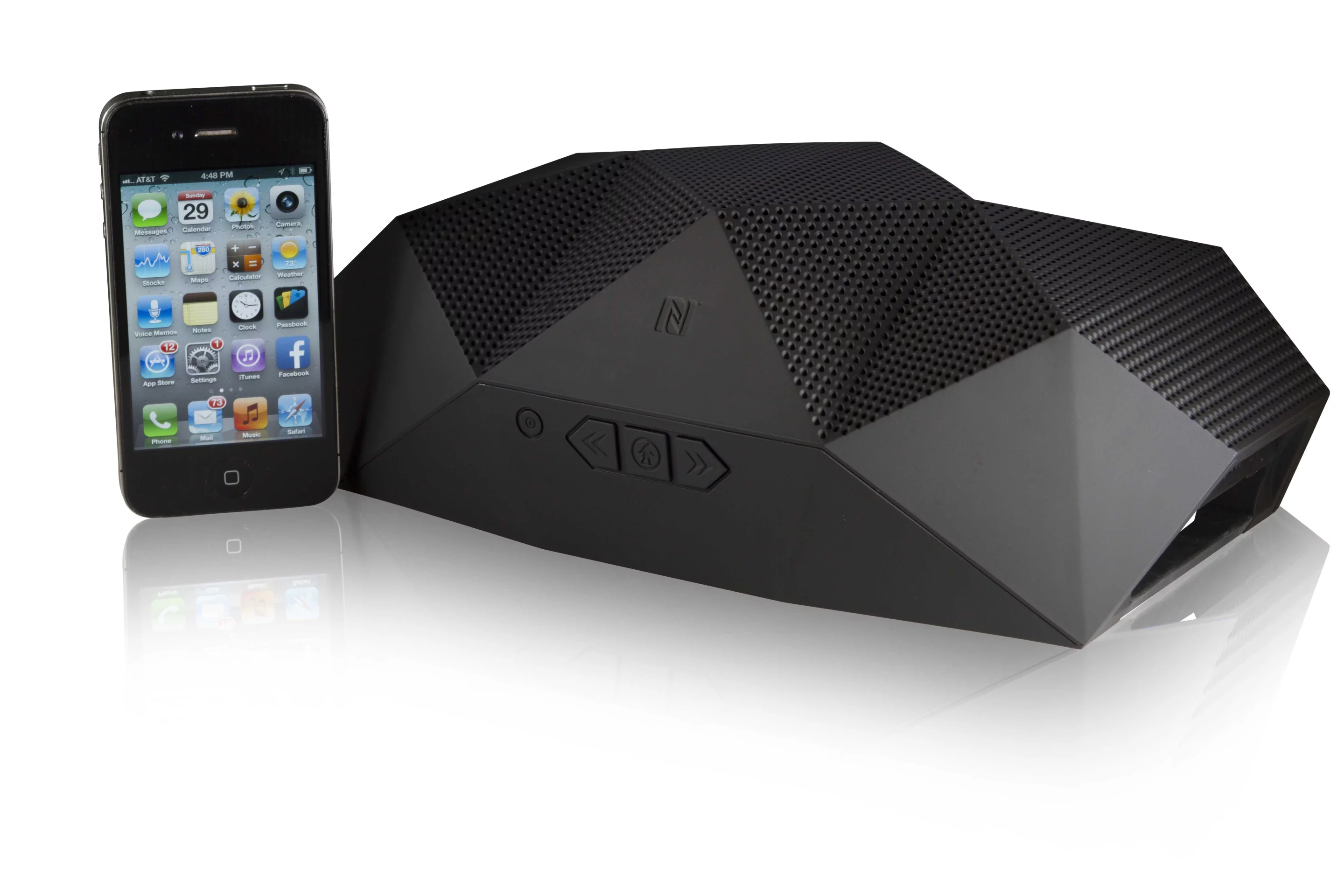 Using Bluetooth 4.0, the BIG Turtle connects with audio input devices from up to 30 feet away