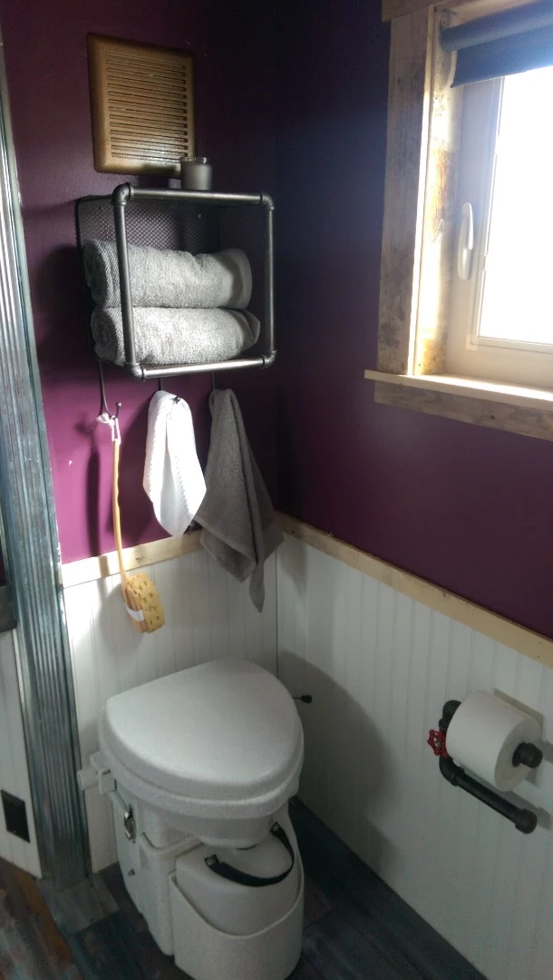 The composting toilet (Photo: Maximus Extreme Living Solutions)