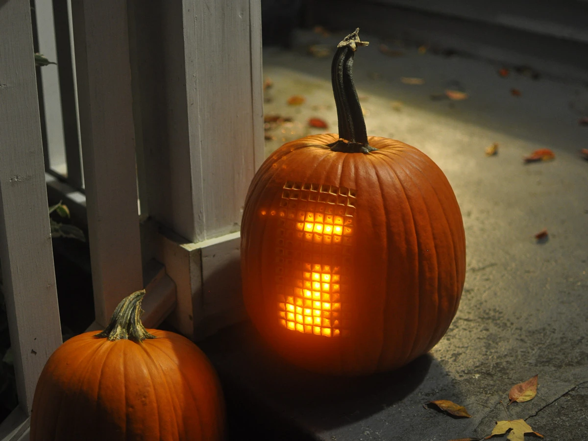 Just in time for Halloween, an actual pumpkin was outfitted with LED lights to create a playable Tetris game, with the stem converted into a joystick