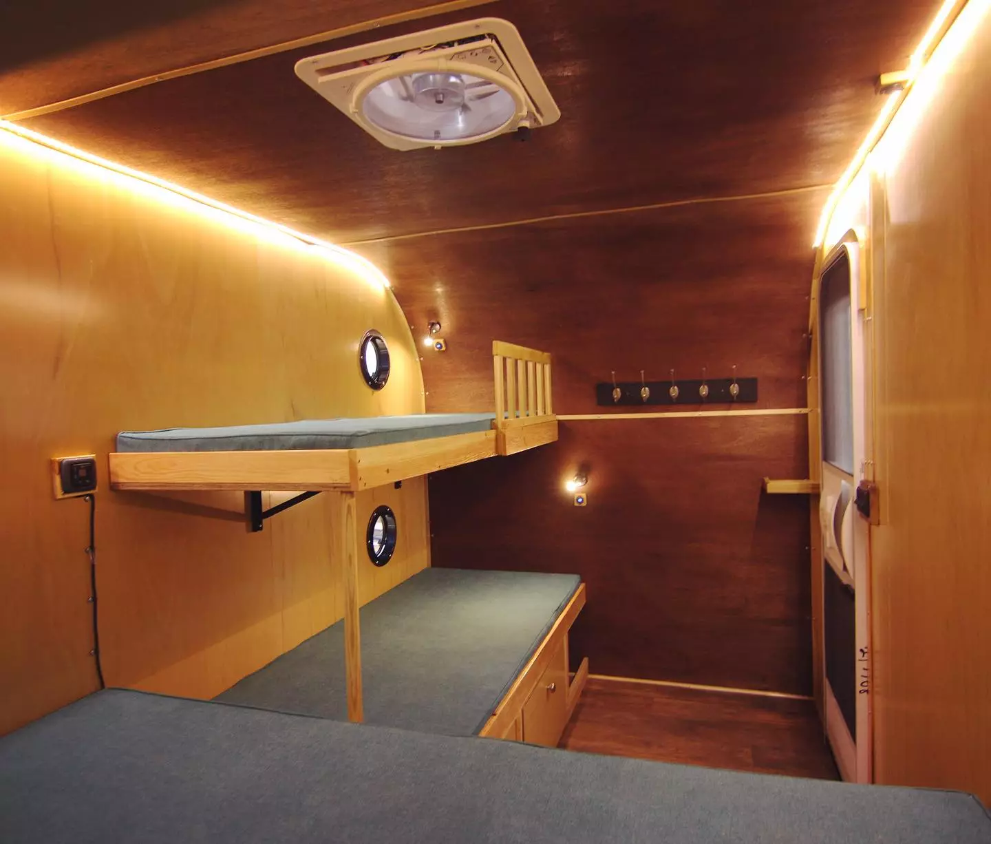 Bend pairs a rear double bed with two front bunks