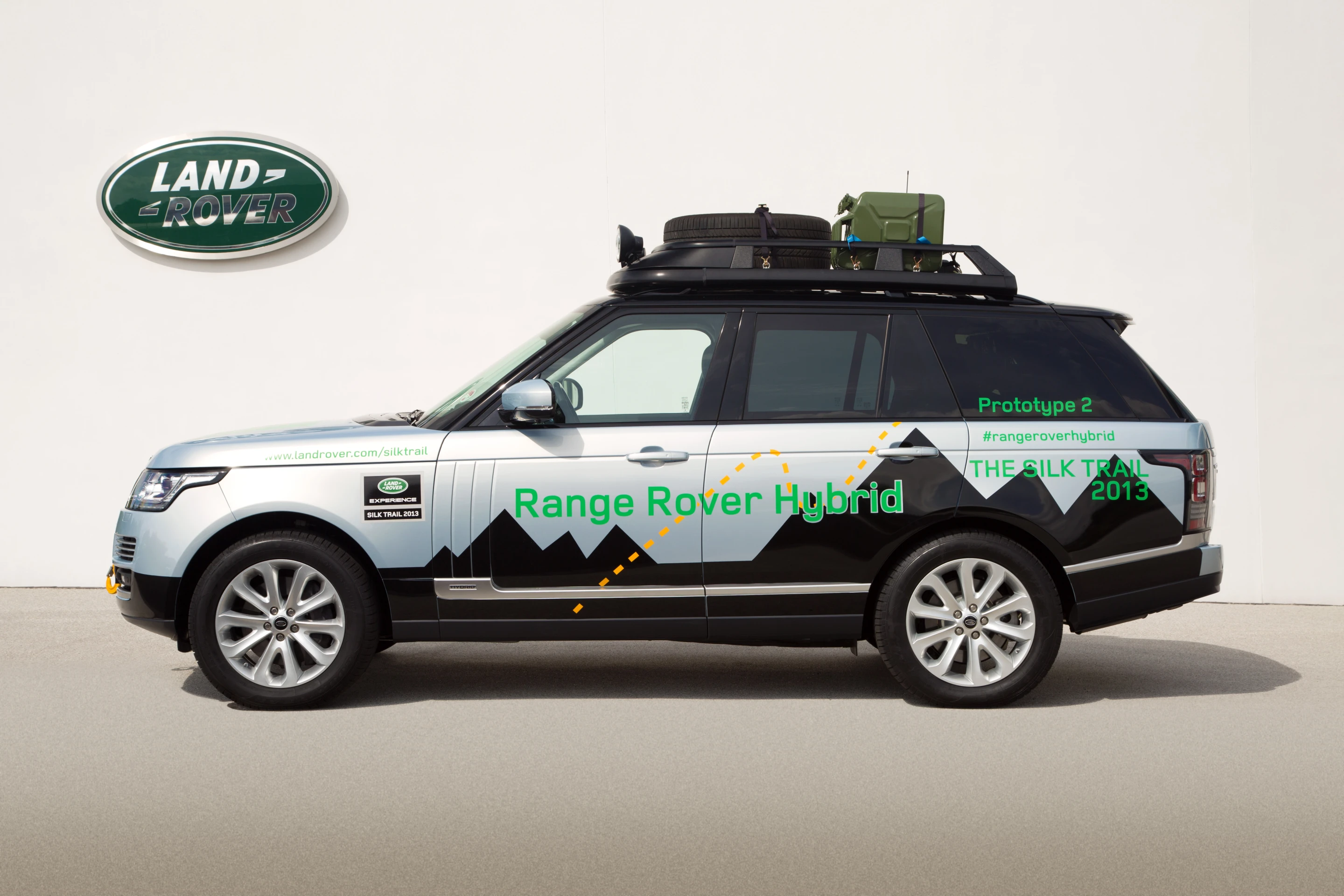 The new hybrids will include 4WD with Terrain Response 2