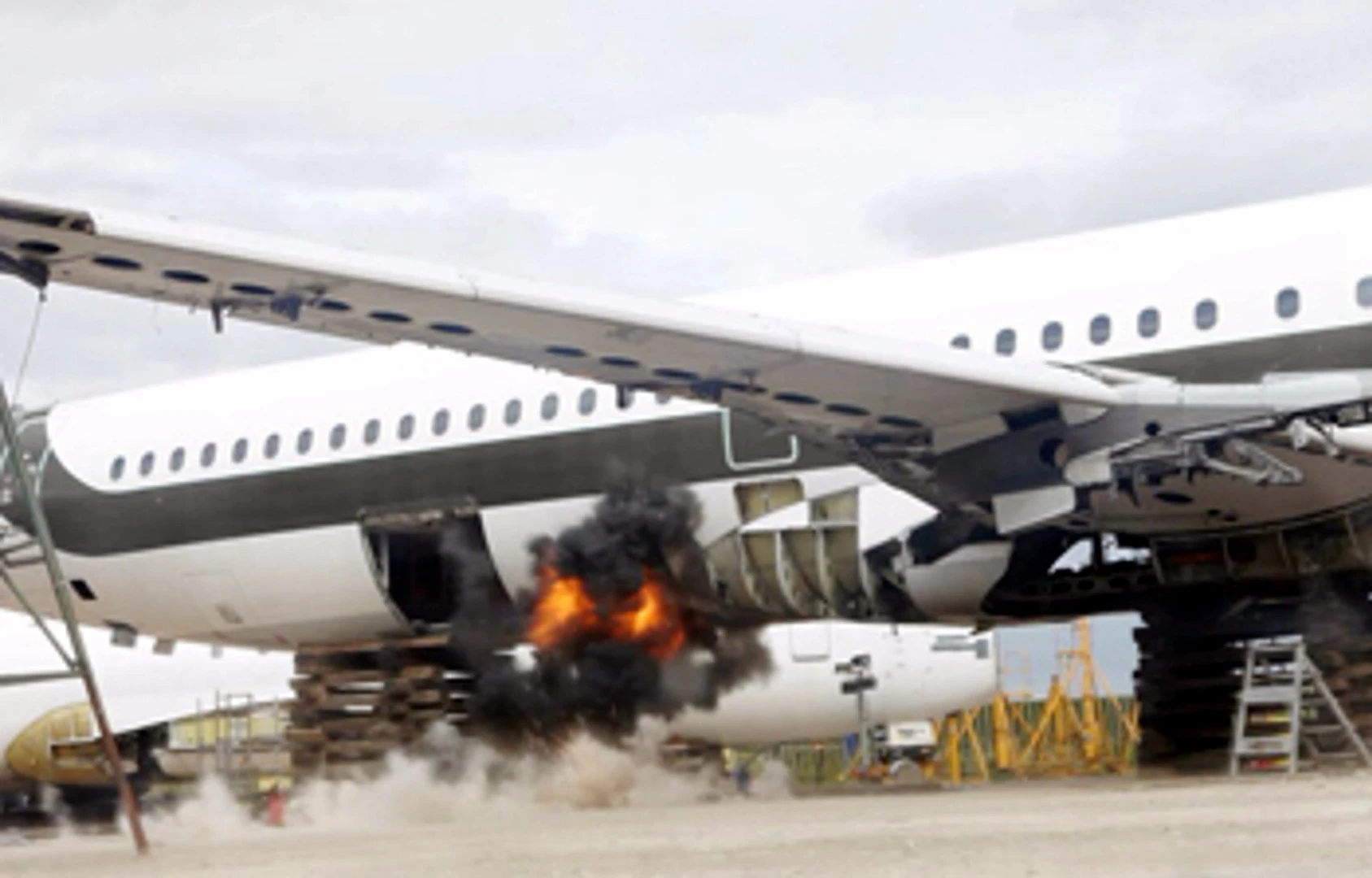 Fly-Bag was demonstrated this week during a series of controlled explosions in the holds of disused aircraft, both with and without the protective liner