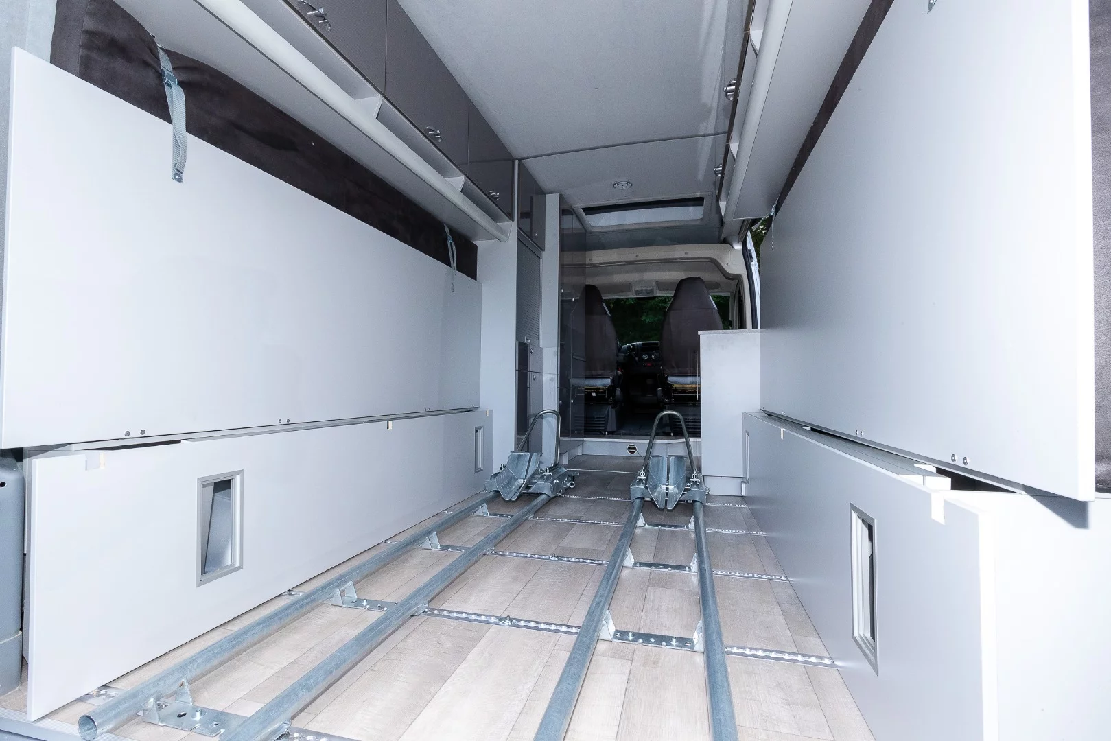 The Flexebu hardware can be removed easily so that the Biker Solution can be used as a cargo/work van
