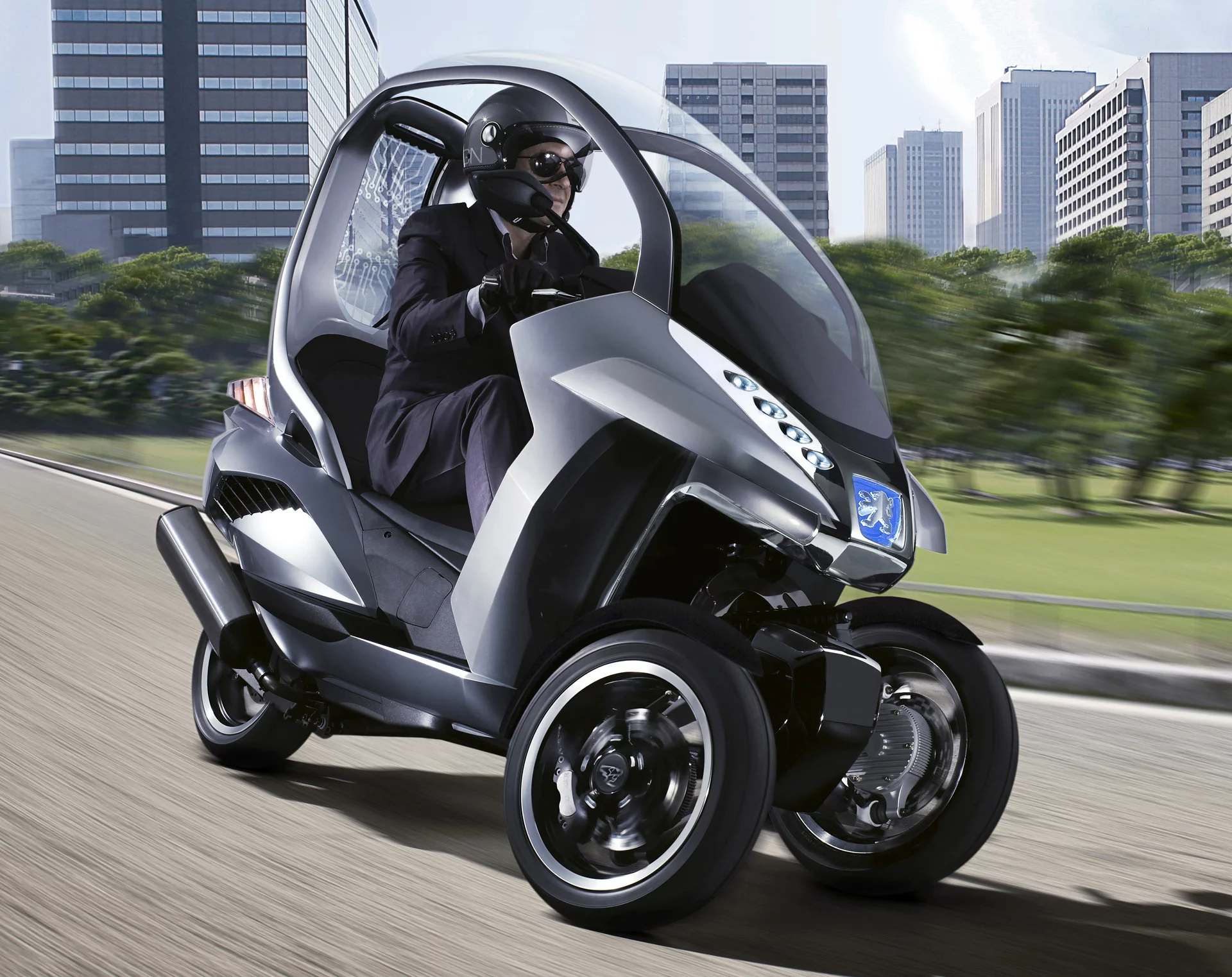 Peugeot's Hymotion3 is covered in depth in our article and video entitled "Narrow track vehicles - the convergence of the car and the motorcycle"