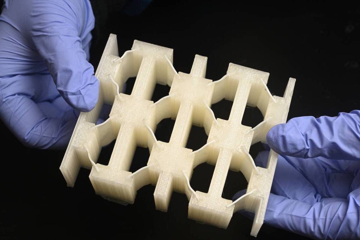 New shock-absorbing material as strong as metal but light as foam