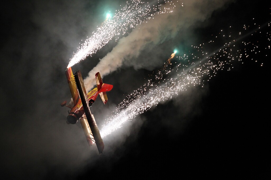 AirVenture crowds were treated to spectacular aerial displays all week. Saturday's night show was the icing on the cake (EAA photo)