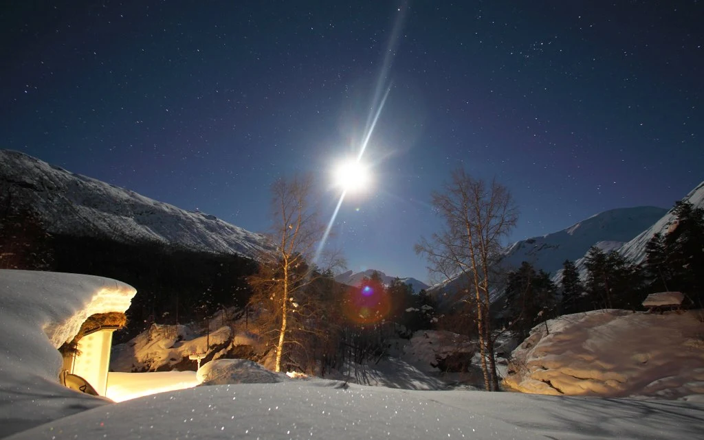Located outside the small town of Gudbrandsjuvet, Norway, Juvet is positioned amid its main attraction - the pristine forest