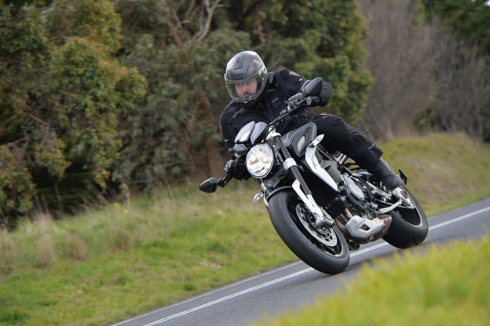 MV Agusta Dragster 800: a bike for naughty people