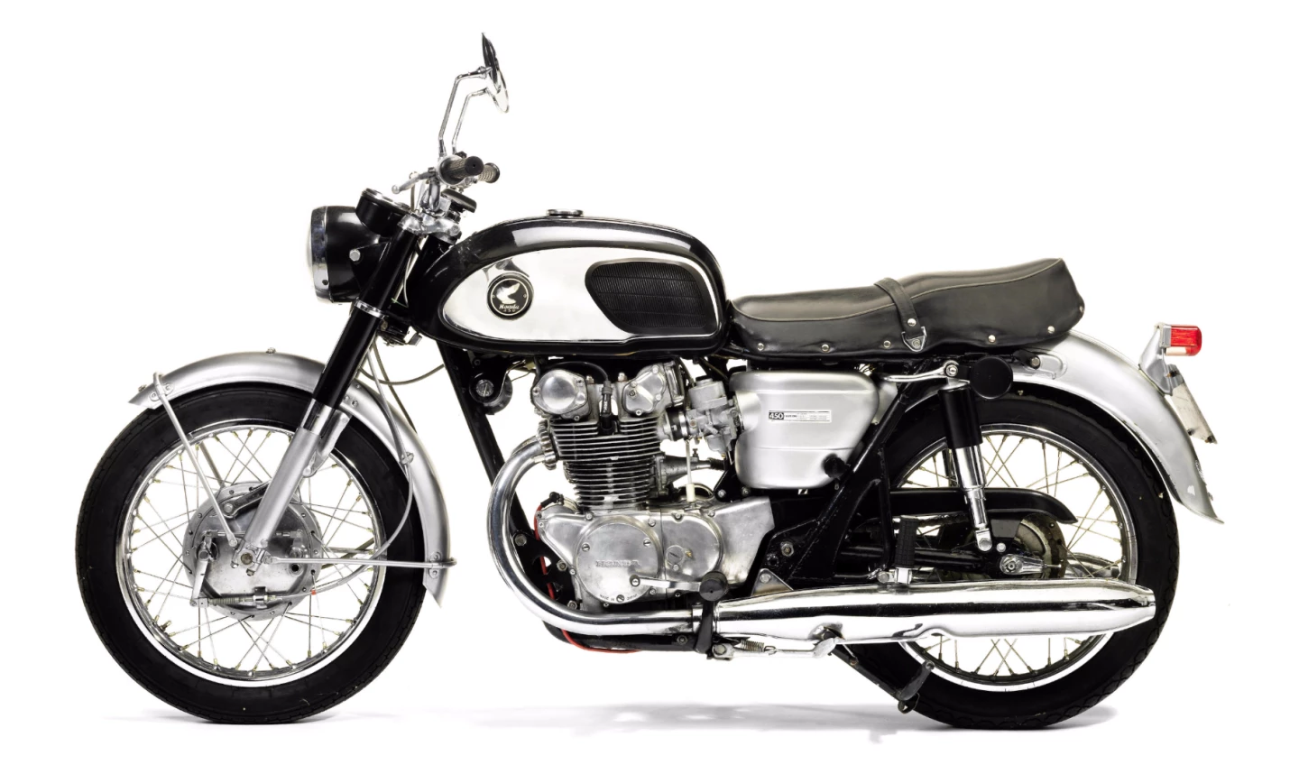 This 1967 Honda CB450 'Black Bomber', Lot 130 at Bonhams Autumn Stafford Sale (18-Oct-15) is estimated to sell for between £4,800 and 5,600 ($6,100 and $7,700)
