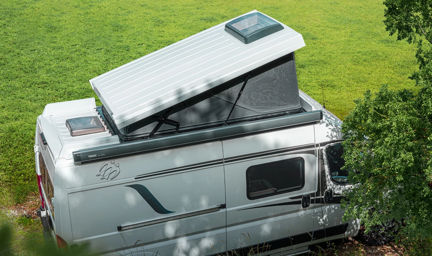 A good look at the LFI-constructed hardshell roof top and the extension rails that finish off the rear of the r