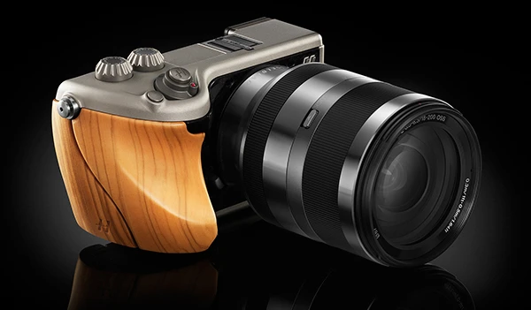 A Hasselblad-branded 18-200-mm f/3.5-5.6 OSS is being made for the Hasselblad Lunar