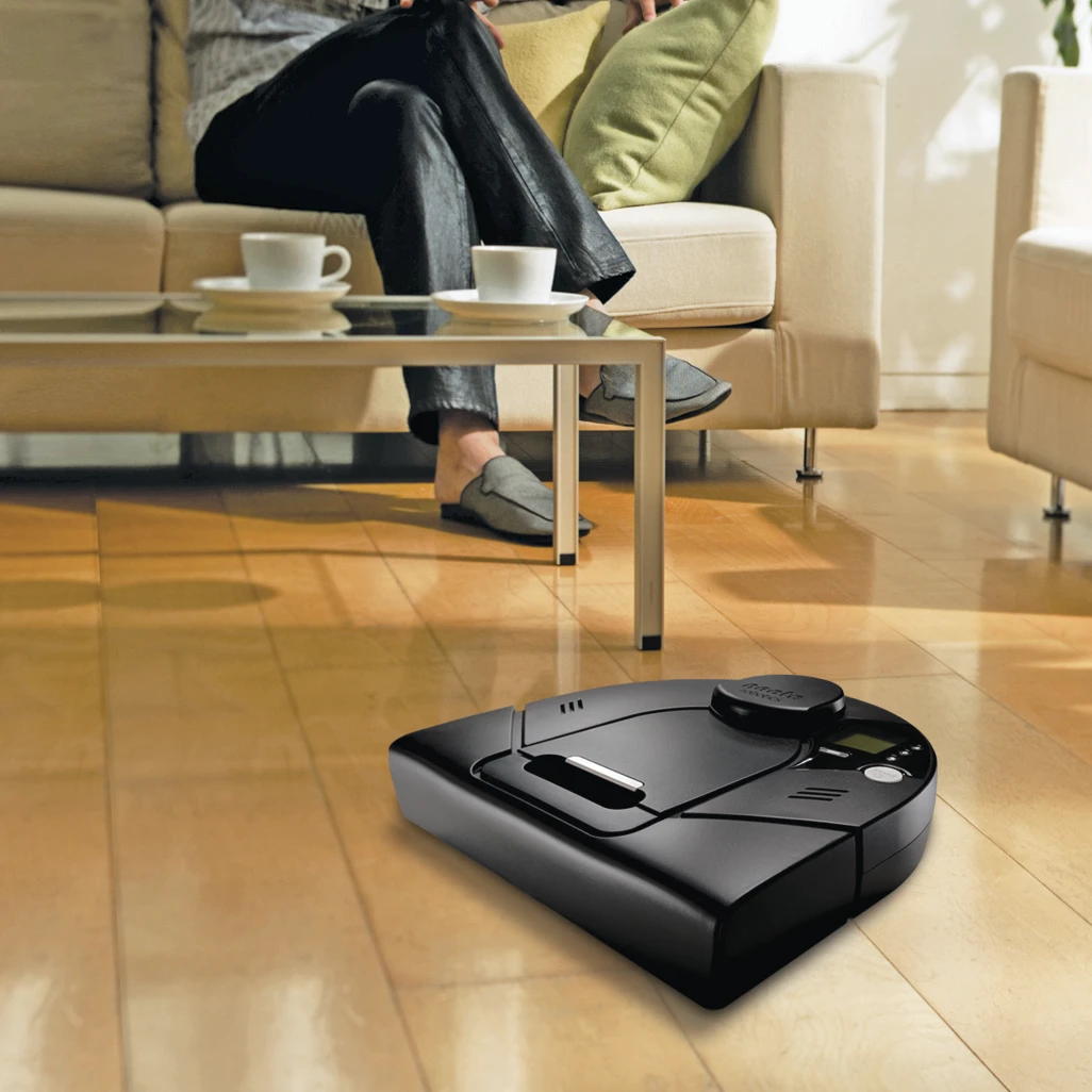 The XV Signature Pro's versatile blade and combo brush system is claimed to offer the best performance on any floor