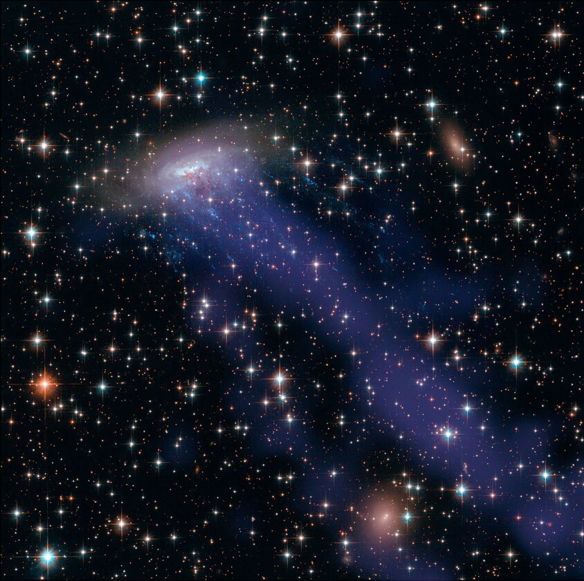 A composite view of ESO 137-001, using both NASA/ESA Hubble Space Telescope and Change X-Ray Observatory imagery (Image: NASA, ESA, CXC)