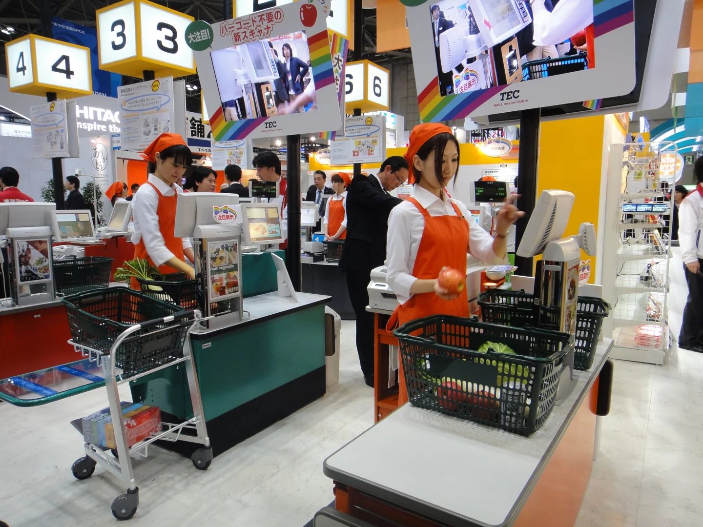 Toshiba Tec's new supermarket scanner is able to identify grocery items based on their appearance, not barcodes (Photo: DigInfo)