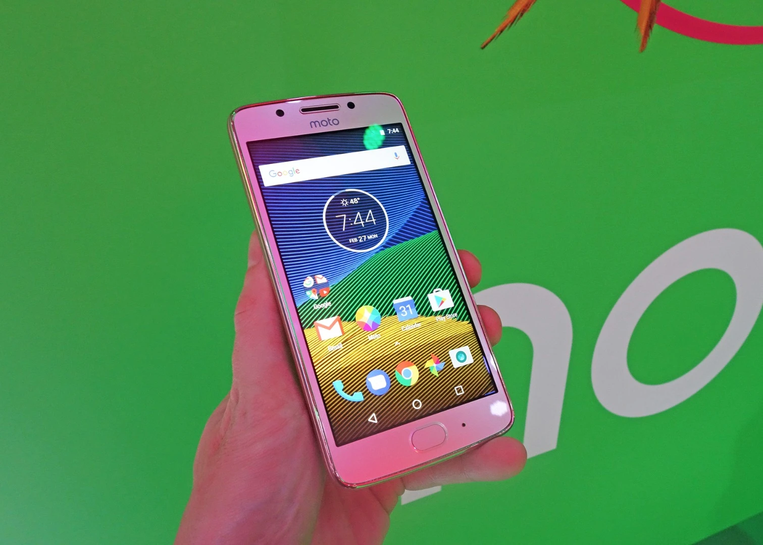 The 5-inch Moto G5 is a touch smaller but follows the same cosmetic style as the G5 Plus