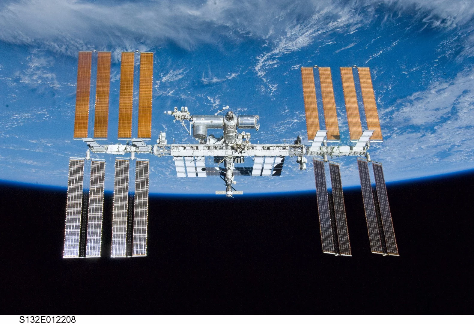 The Dextre robot replaced batteries that have been in service on the ISS since 1998