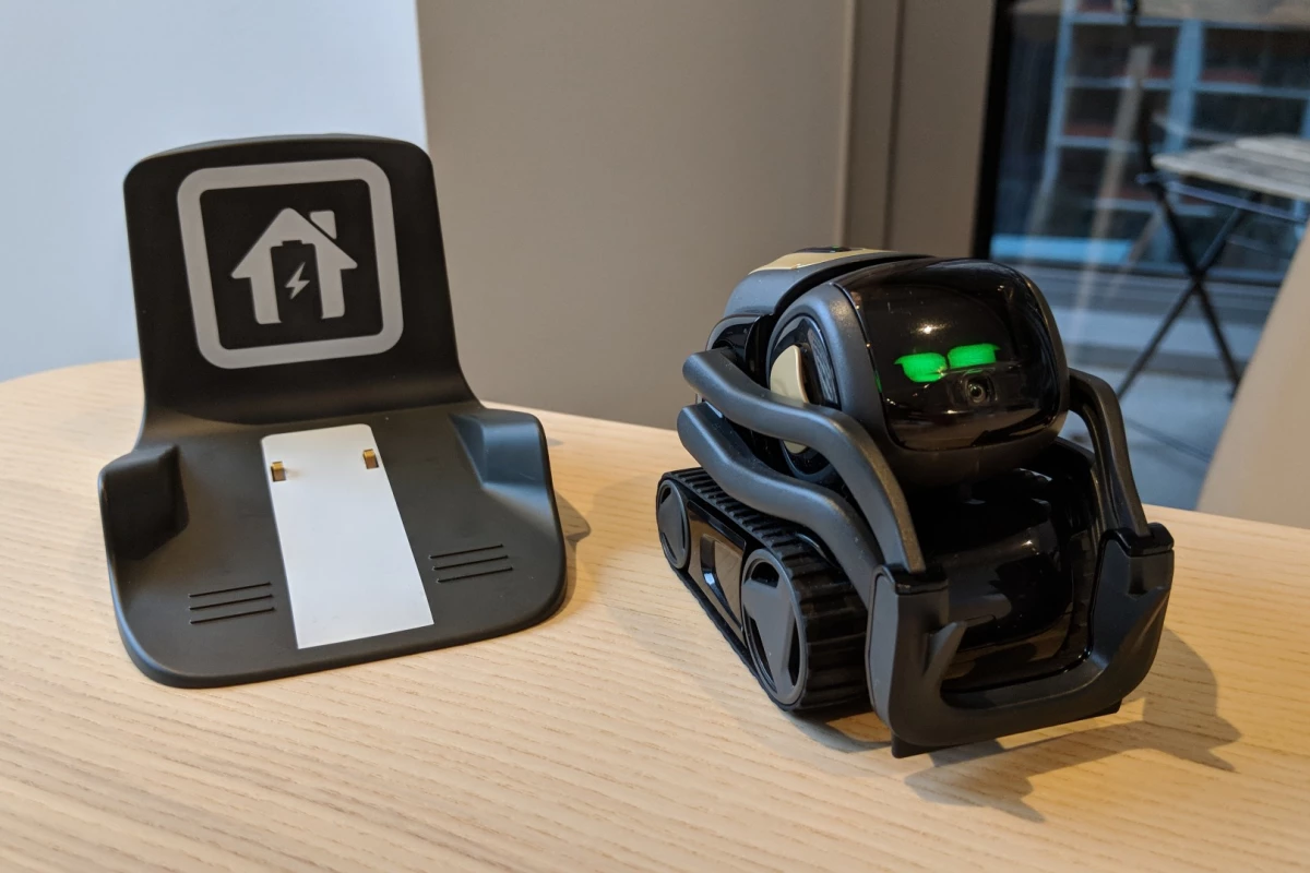 Hands On With Vector Anki S New Emotive Home Assistant Robot