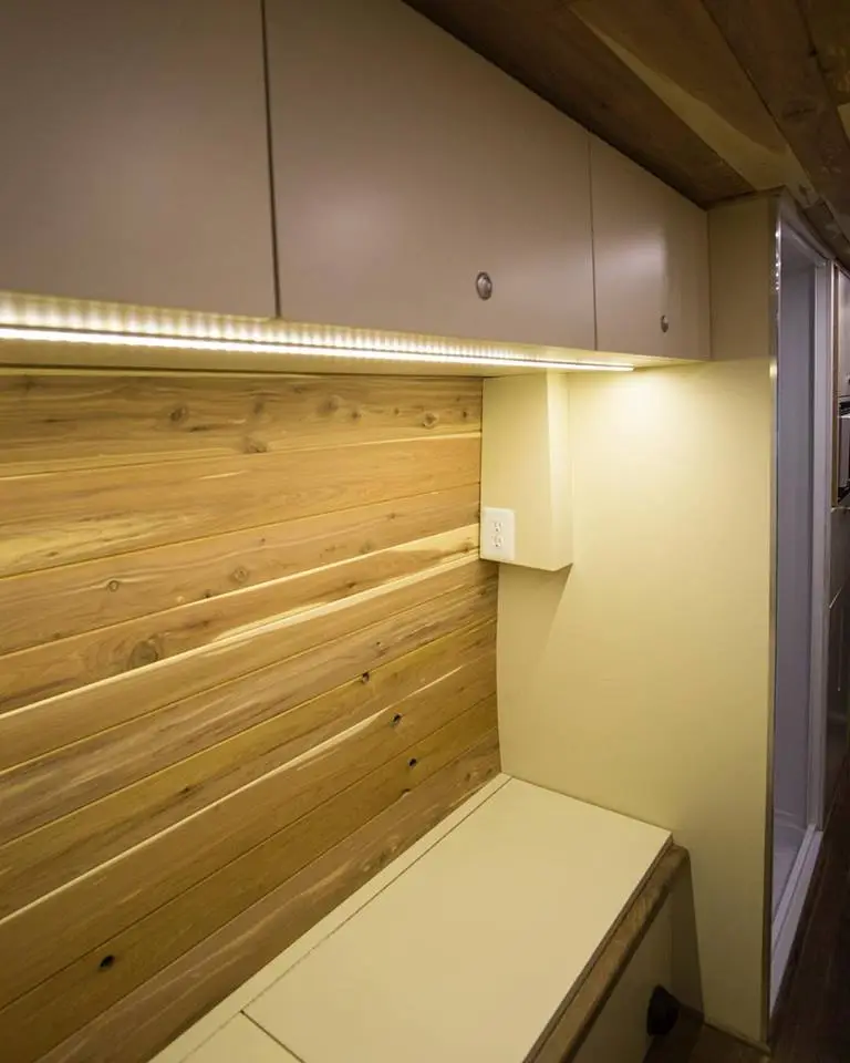 Off Grid uses dual-zone LED lighting in the cabin
