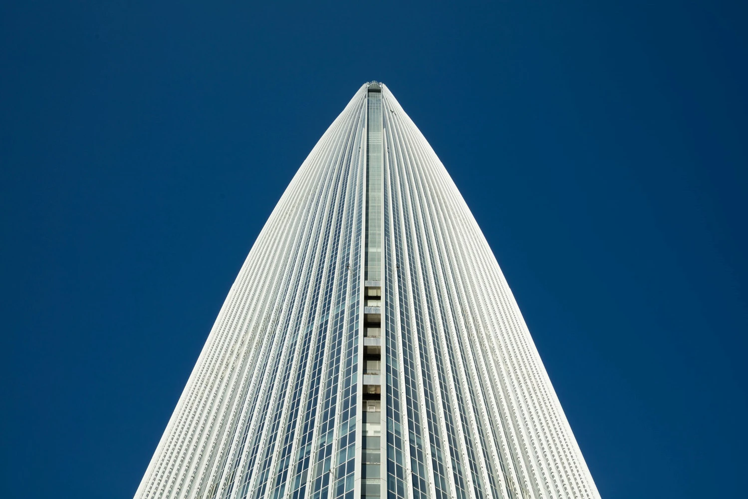The Lotte World Tower has a total of 123 floors