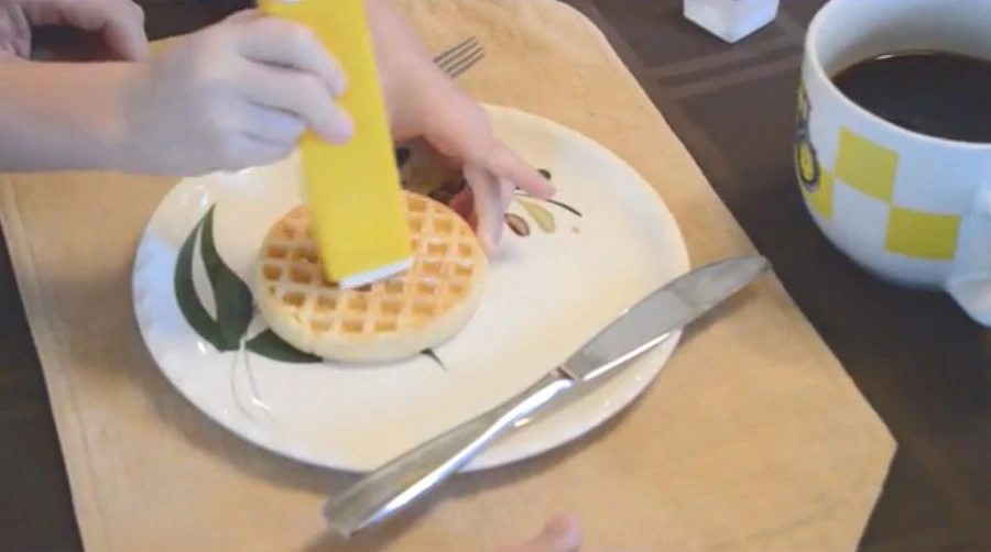 The Butter Boss makes it easy to apply butter to bread products