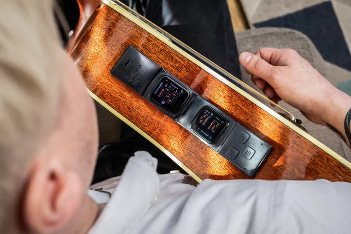 The mu6label puts personal guitar tuition within reach