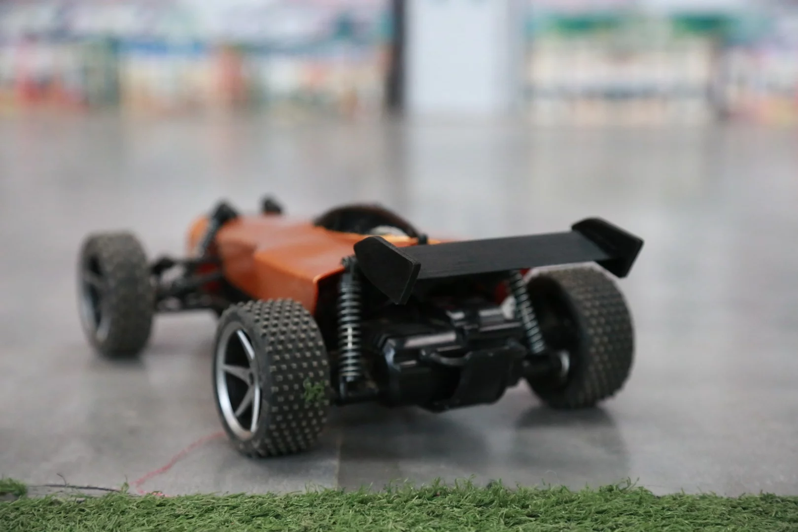 One two-to-three-hour charge of the Ultigesture car's battery pack should be good for about 30 minutes of run time