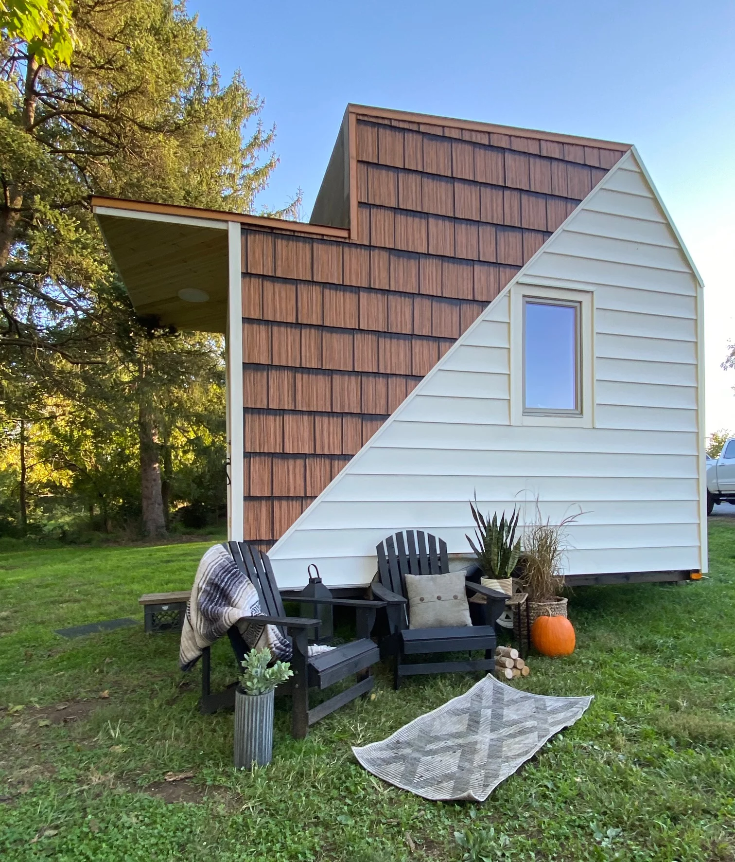 The Mountain is a 150-sq-ft (13.95-sq-m) tiny house that towers above the ground with a height of 13 ft 6 (4.12 m)