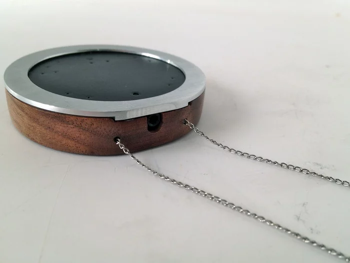 Wear appears a regular necklace, but with a built-in high-fidelity analog microphone it is designed to capture conversations in noisy environments and filter out unwanted noise