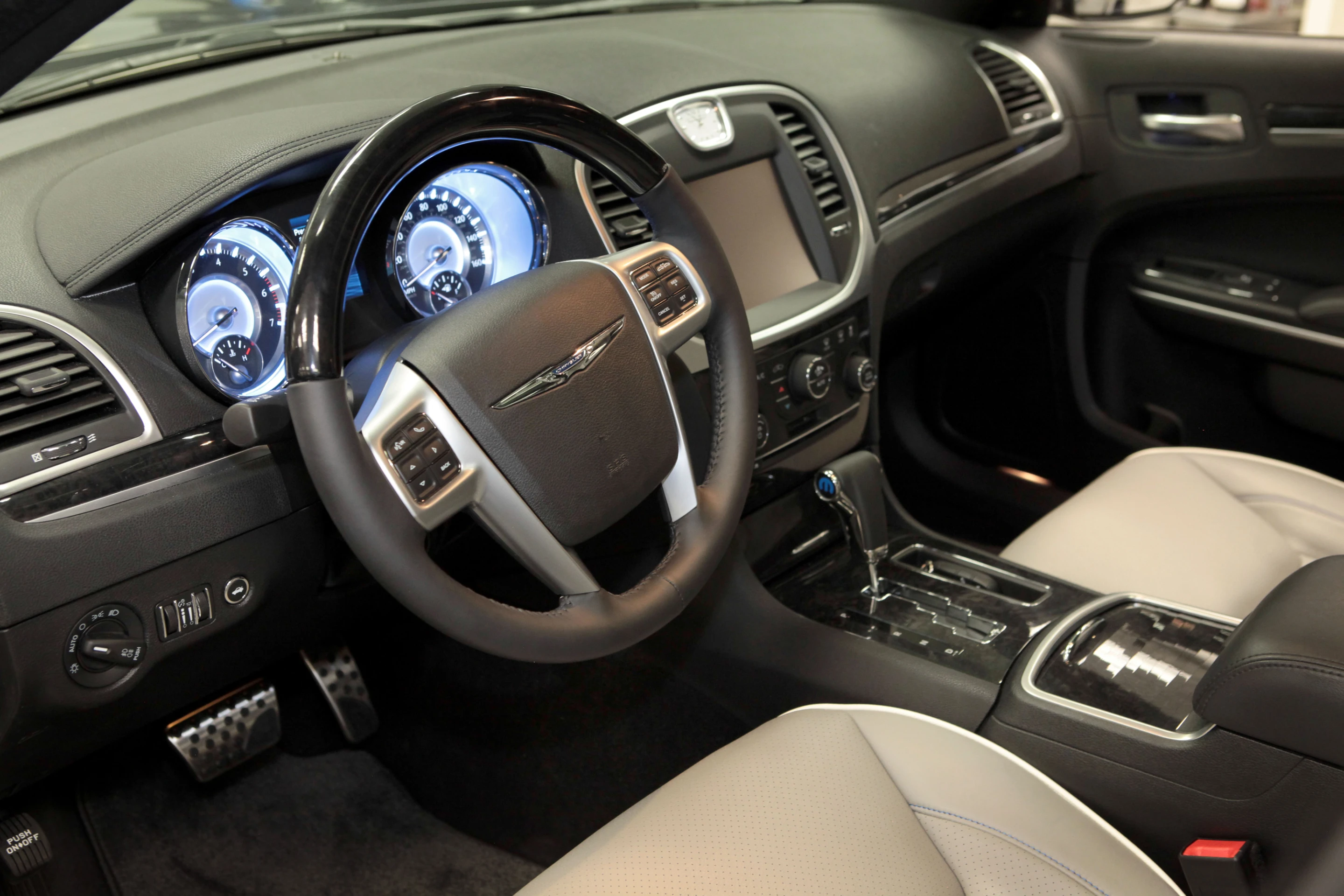 Interior of the Chrysler 300 Luxury