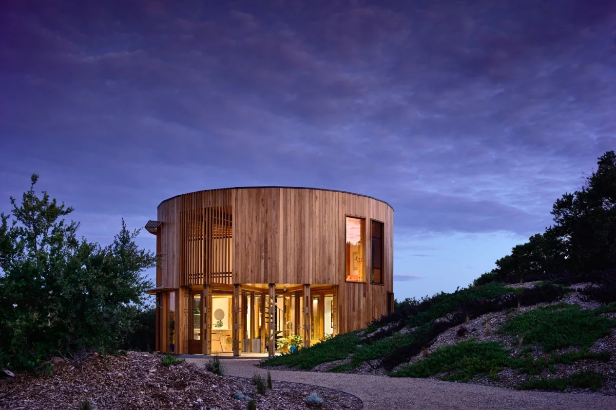 St Andrews Beach House is a very appealing beach home made from timber