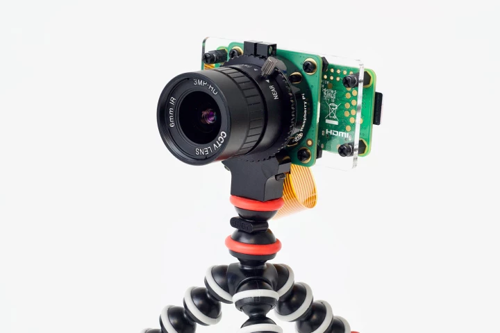 Jeff Geerling says that the Pi Zero W webcam can "rival the image quality of all but the highest-end dedicated webcams"