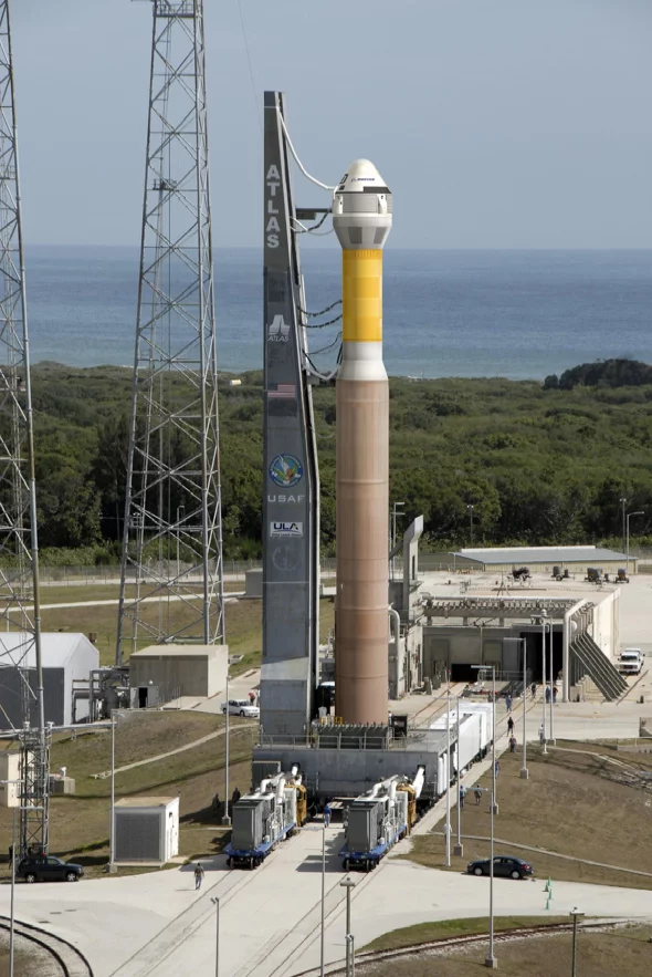 Artist's depiction of the CST-100 ready for launch atop an Atlas V (Image: Boeing)