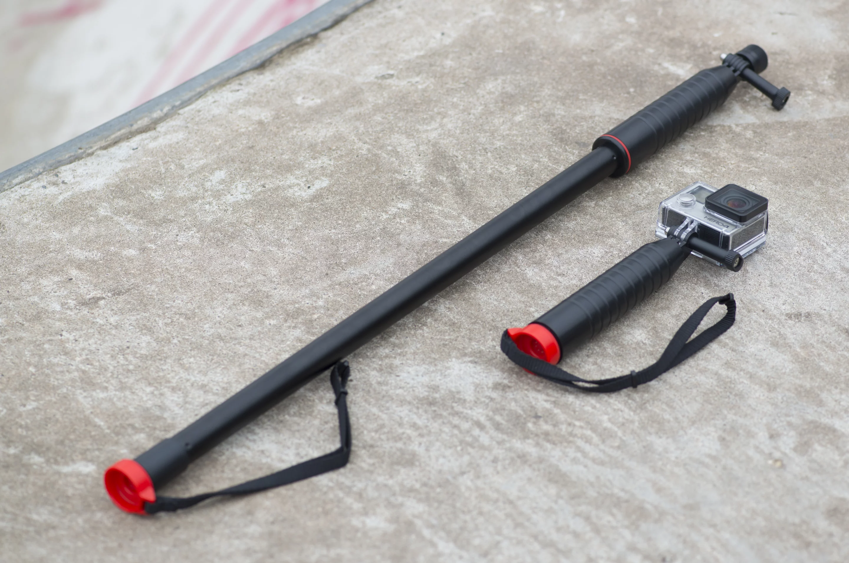 The Joby Action Grip can be screwed onto the 46 cm (18 in) Action Pole for added reach(Photo: Simon Crisp/Gizmag.com)