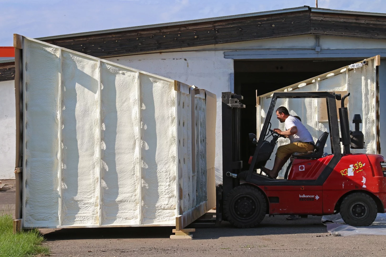 DD16 is designed to be easy to transport