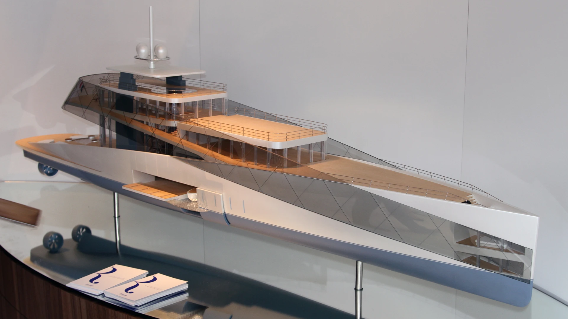 Perspective view of the model of Feadship Royale (Photo: Gizmag)