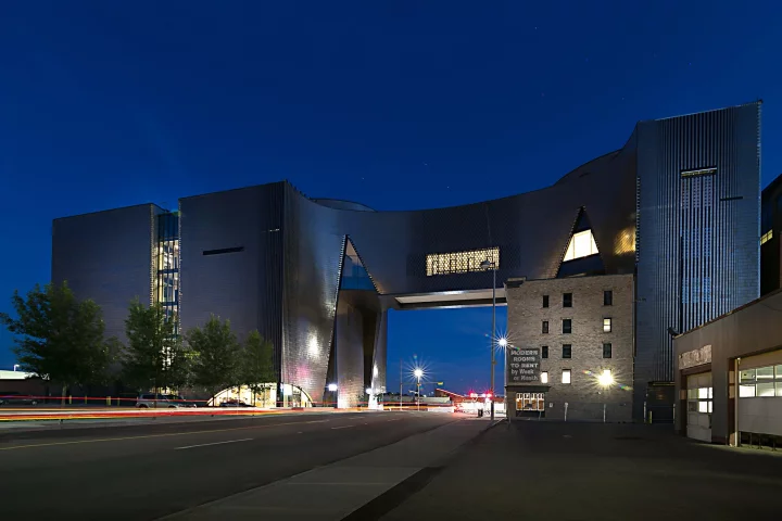 Internationally renowned ceramics producers Tichelaar Makkum created the 220,000 terra cotta tiles used in Studio Bell, the home of Canada's National Music Centre